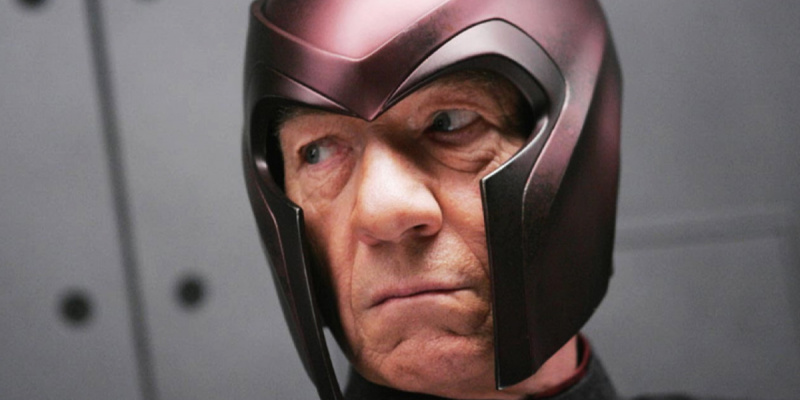   Sir Ian McKellen mint Magneto