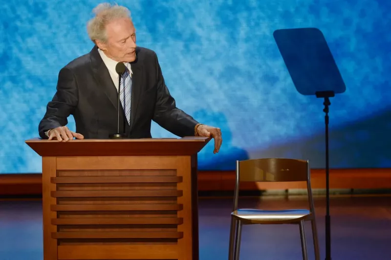  Clint Eastwood puhui tyhjälle tuolille.