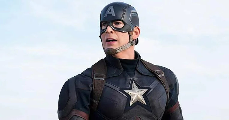   Крис Еванс като Капитан Америка