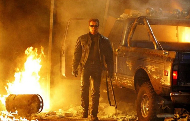 “Neki ljudi su blagoslovljeni”: Arnold Schwarzenegger zavidi Harrisonu Fordu što je izbjegao njegovu kletvu, tvrdi da je Steven Spielberg pomogao zvijezdi Indiane Jonesa da postane pravi glumac