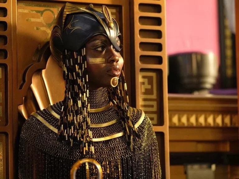 „Ich habe mich noch nie mächtiger gefühlt“: Thor: Love and Thunders Bast-Darstellerin Akosia Sabet ist dem MCU dankbar, dass sie ihr die Gelegenheit gegeben hat, Wakandan-Götter zu repräsentieren