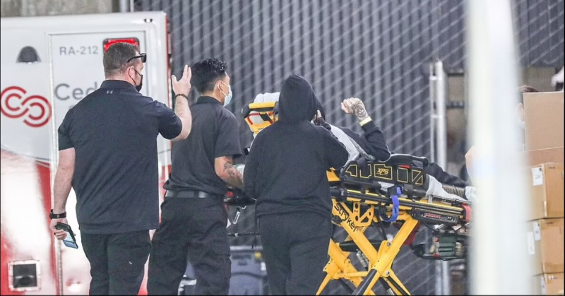   Travis Barker kórházba került.