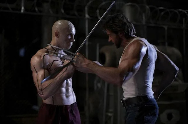   ריאן ריינולדס' Deadpool faces off with Wolverine in X-Men Origins: Wolverine (2009).