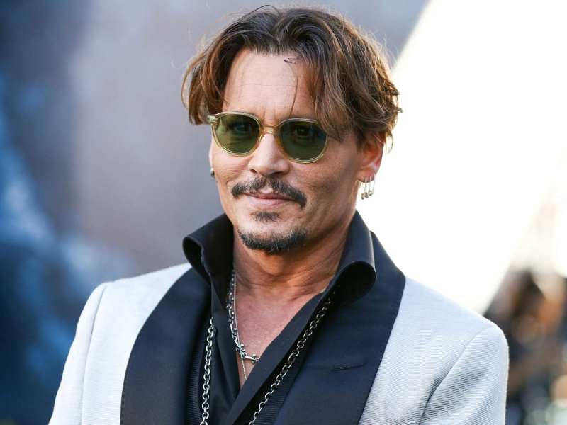 „Orlando Bloom ellen harcoltam”: Johnny Depp dühöngött a rendezőre, amiért a 654 millió dolláros filmben a teste veszélyeztetése a duplán