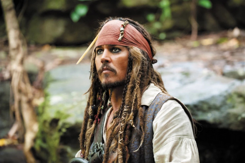   Johnny Depp como Jack Sparrow