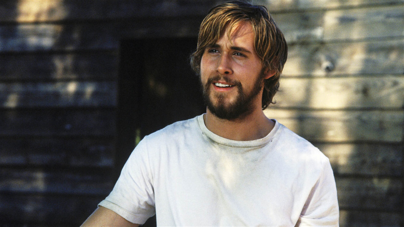 „Ten film ma očaril“: Ryan Gosling vrhal nože na deti po tom, čo bol príliš ovplyvnený Rambo: First Blood Sylvestra Stalloneho