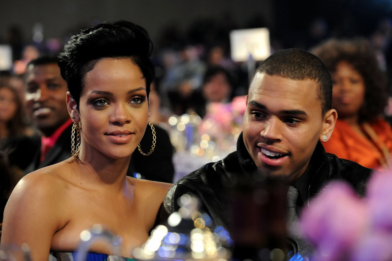   Rihanna ja Chris Brown istusid eile õhtul koos's Jay-Z Show