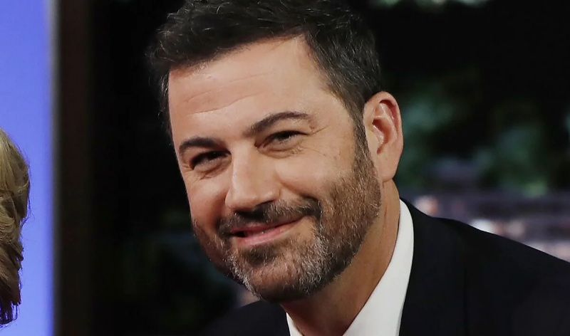 'Nu este amuzant. Dar, desigur, trebuie să': Jimmy Kimmel spune că este de datoria lui să-și bată joc de Will Smith și Chris Rock când găzduiește premiile Oscar 2023