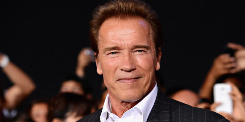 „Sie haben nicht das Fenster gesprengt, ich habe mir tief ins Handgelenk geschnitten“: Arnold Schwarzenegger war zu schlecht*, um nach einer schrecklichen Handverletzung während des „Totalen Rückrufs“ mit dem Schießen aufzuhören