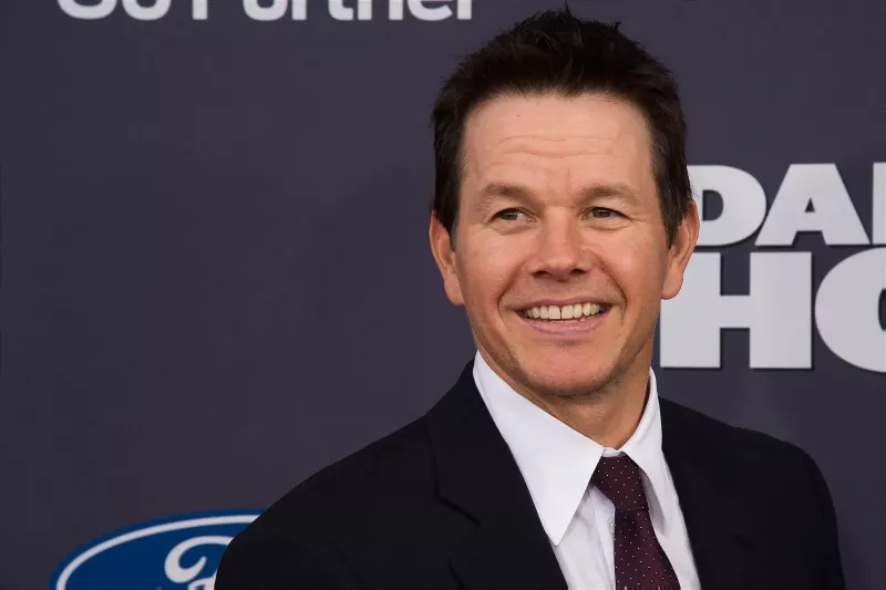„She’s in a league of the own”: 5 ft 8 in Behemoth Mark Wahlberg, Who Bench-Press 335 lbs for Fun, Won’t Dare to Compete with X-Men Star Halle Berry