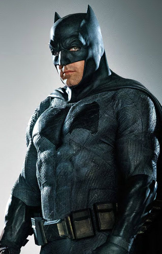   Benas Affleckas su Betmeno superherojaus kostiumu