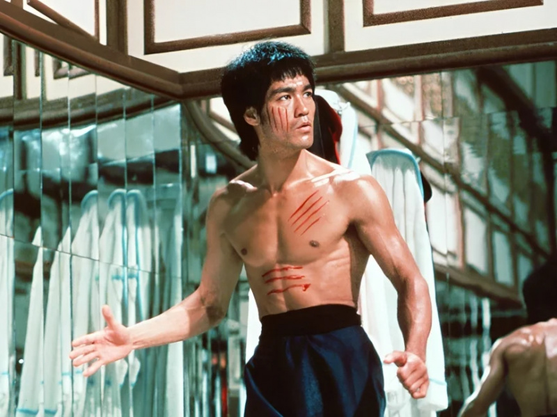 A pesar de la extraña dieta de cáscaras de huevo, harina de maní y helado de chocolate, Bruce Lee de 141 libras nunca fue obeso
