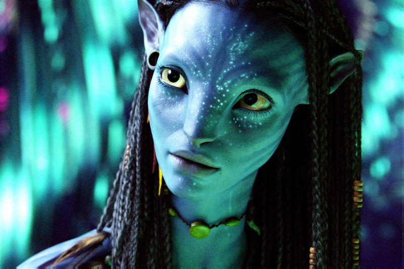   Zoe Saldaña as Neytiri in Avatar (2009).