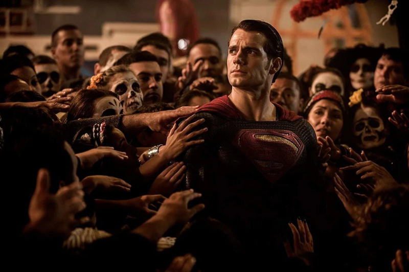   Henry Cavill nei panni di Superman
