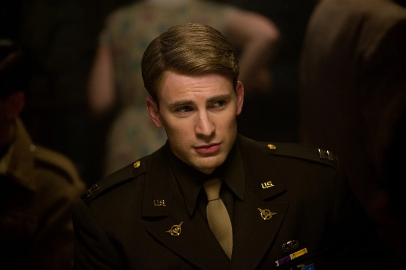   Chris Evans nei panni di Steve Rogers in Captain America Il primo vendicatore
