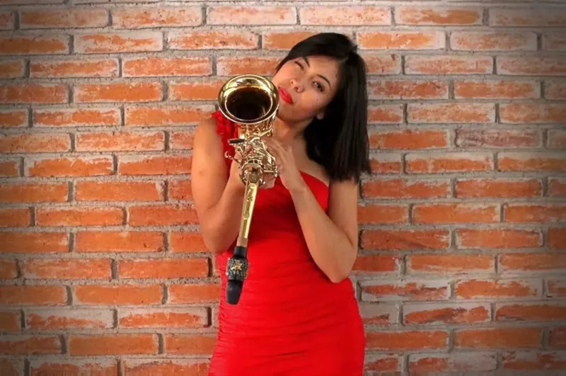   María Elena Ríos är en mexikansk saxofonist