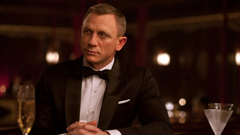   Daniel Craig kot James Bond