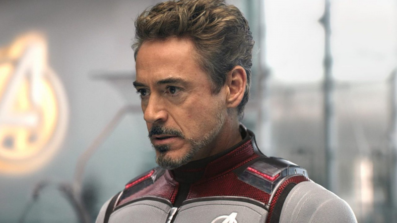 'Chris Evans er en så nervøs Nelly': Robert Downey Jr sier at Captain America trenger å 'manne opp'