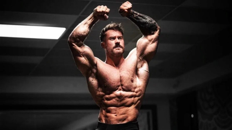 „Ich würde Arnolds Brust stehlen“: Mr. Olympia und Bodybuilding-Sensation Chris Bumstead ist besessen von Arnold Schwarzeneggers Brust