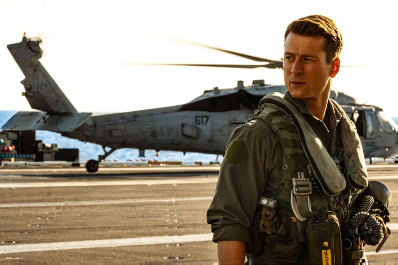 „Diesen Superhelden würde ich gerne spielen“: Top Gun 2-Star Glen Powell glaubt, dass Leonardo DiCaprio sein leidenschaftliches Superheldenprojekt für WB retten kann