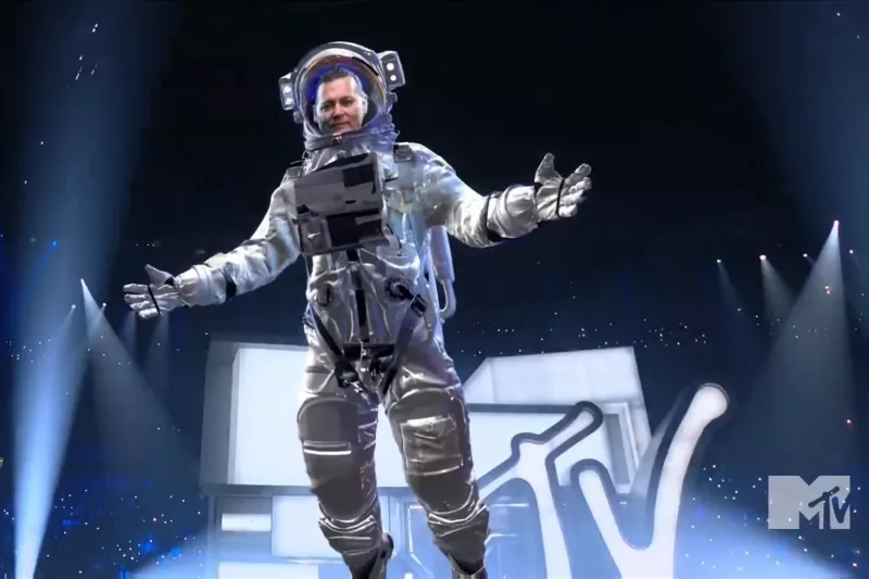   Джонни Депп's most recent appearance in the spacesuit at the MTV's awards.