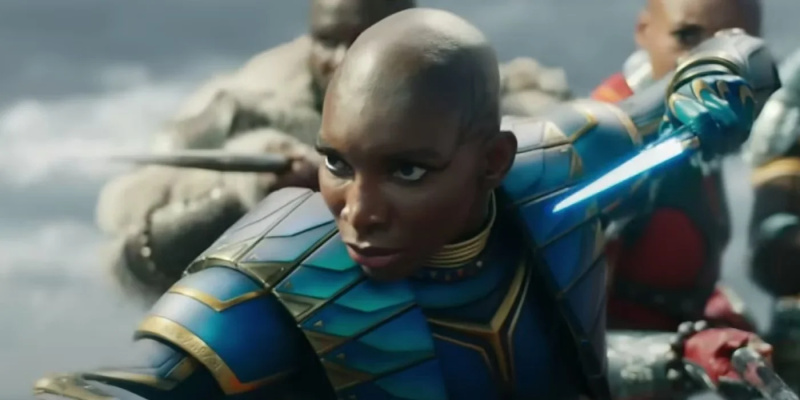   Η Michaela Coel ως Aneka στο Black Panther: Wakanda Forever.