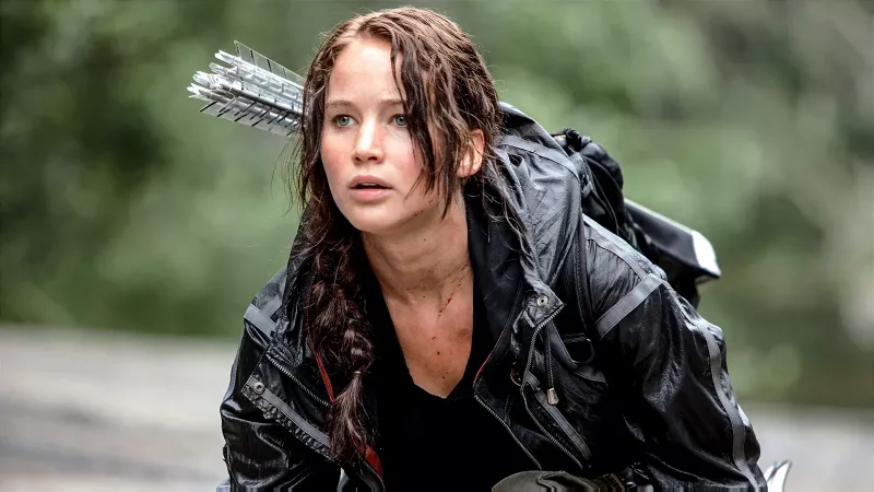   Jennifer Lawrence ficou famosa por seu papel como Katniss Everdeen na franquia Jogos Vorazes.