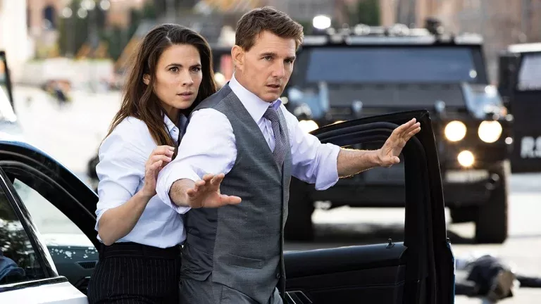   Hayley Atwell a Tom Cruise v Mission: Impossible 7