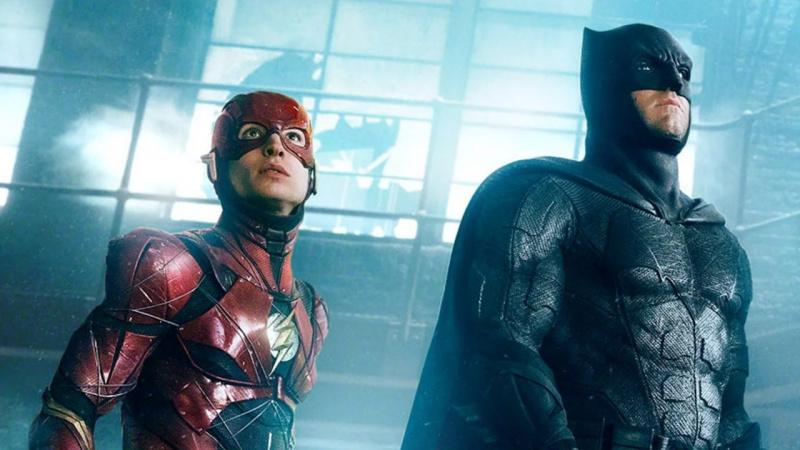   Ezra Miller como Flash em Liga da Justiça