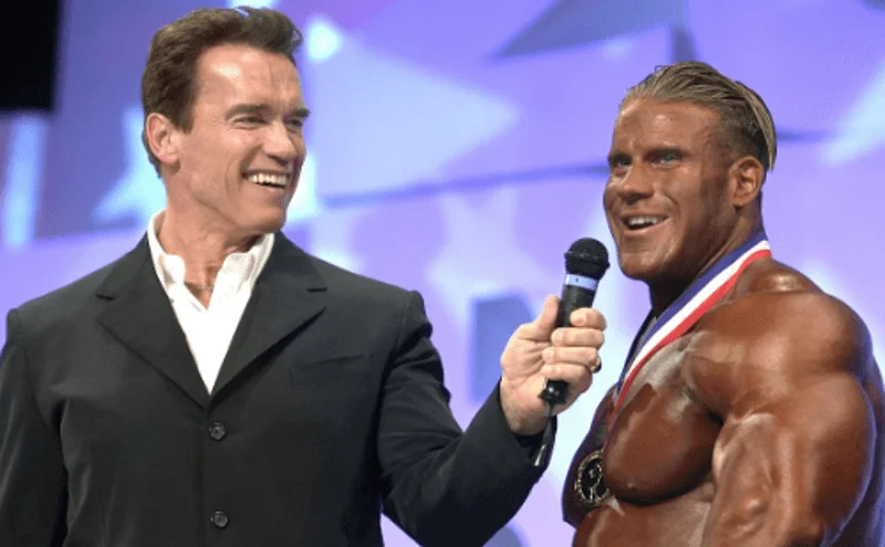 „Arnold war größer als das“: WWE-Legende, besser bekannt als „Quad Stomp“, vernichtete Dwayne Johnsons 1,80 Meter großen Brahma-Bull-Körperbau