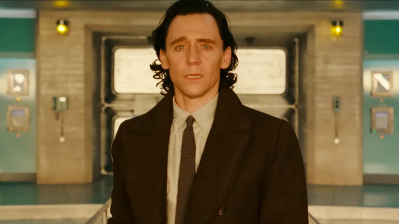   Tom Hiddleston in und als Loki