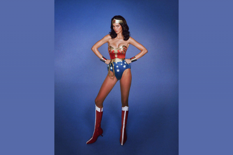   Kendala Dženere's Halloween costume as Wonder Woman