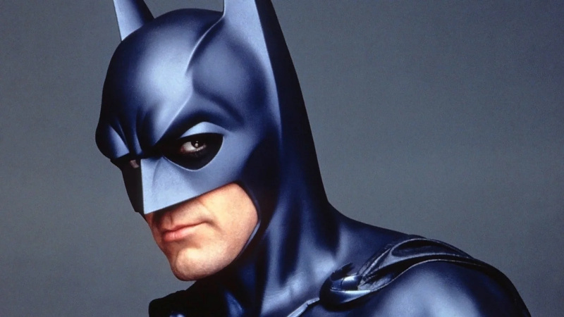   George Clooney como Batman