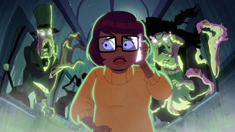   Mindy Kaling äänesti Velma Dinkleyn hahmoa Velmassa.