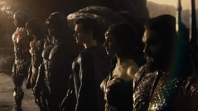 Jensen Ackles bliver Batman, solostjernen Alden Ehrenreich som Hal Jordan og Morbius-stjernen Adriana Arjona er Wonder Woman – nye Justice League-medlemmer for DCU i Viral Fan-Casting Poll