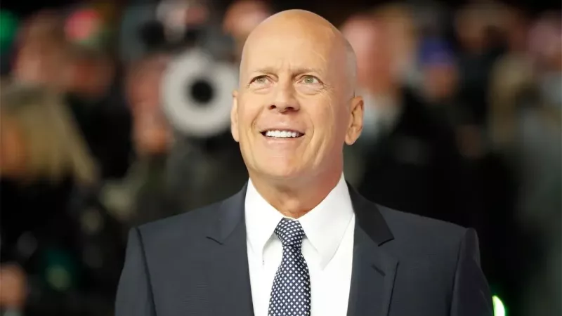 'Sonsuza kadar ortalıkta olmayacağını biliyorlar': Bruce Willis, Tıbbi Durumu Kötüleşmeden Kızını Koridorda Yürütmek ve Düğününde Büyük Bir Konuşma Yapmak İstiyor