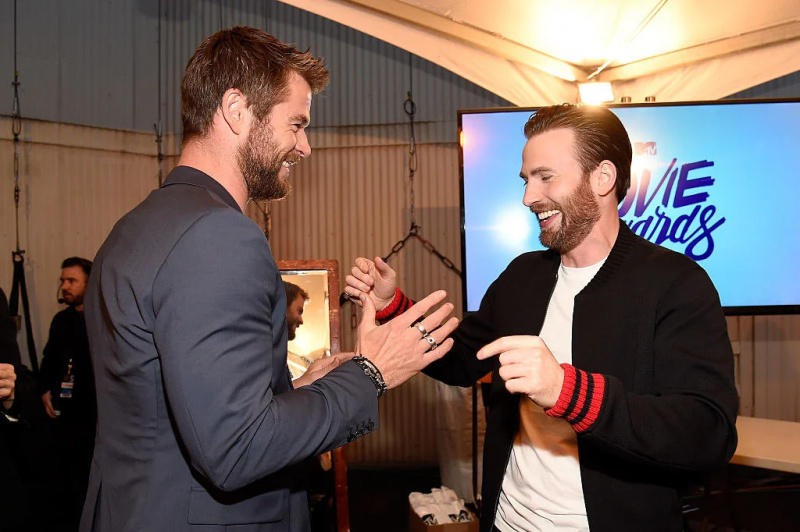 „Čo je taká blbosť“: Hviezda Captain America Chrisovi Evansovi sa nepáčilo, že ho Marvel násilne oddelil od svojho kolegu Chrisa Hemswortha počas rozhovorov