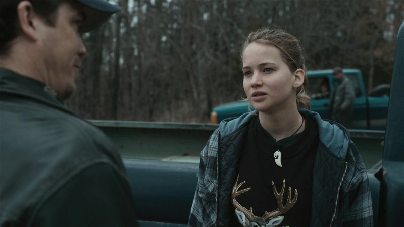   Η Jennifer Lawrence σε στιγμιότυπο από τον χειμώνα's Bone