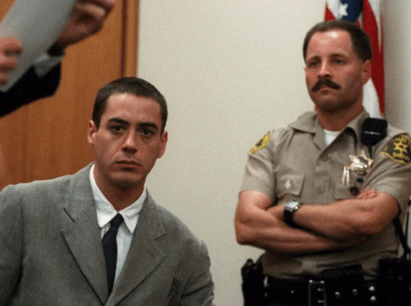   Robert Downey Jr. no tribunal