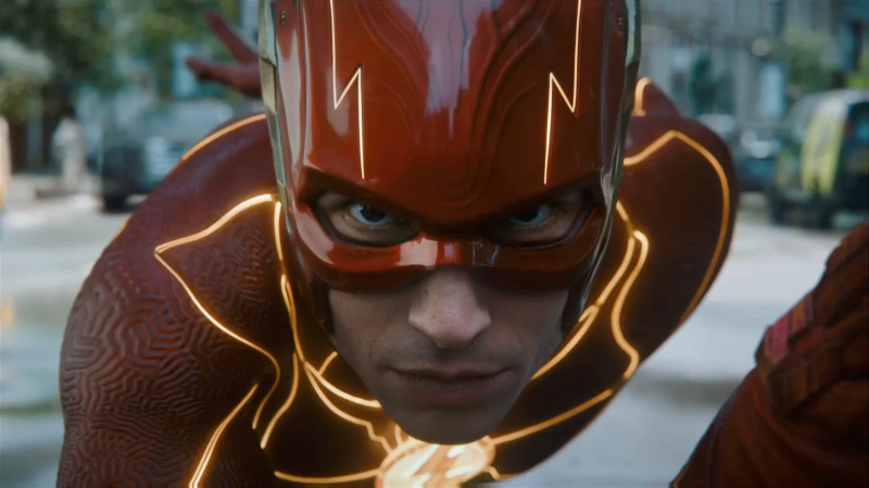   Ezra Miller nel ruolo di Flash