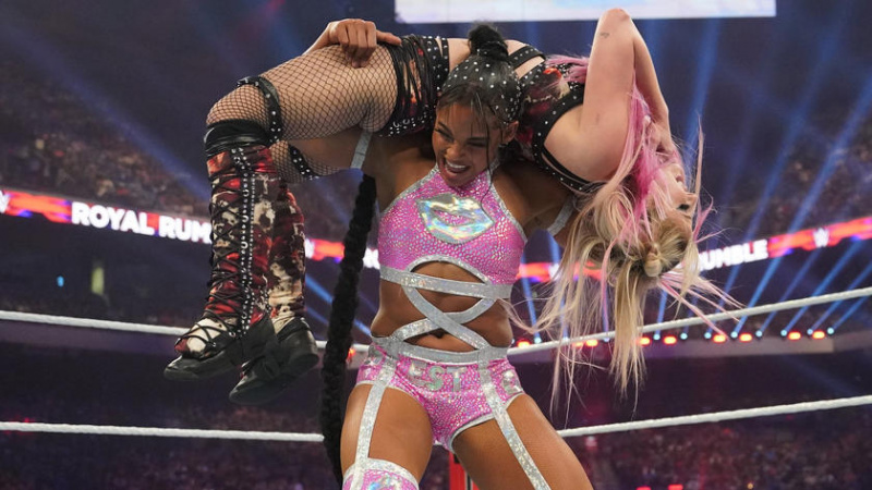 WWE kopierte Regina Halls kamp fra Scary Movie 3, Alexa Bliss- Bianca Belair Match Segment Goes Viral