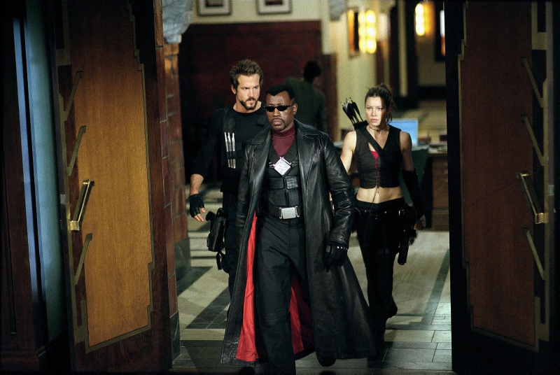   Ryan Reynolds, Wesley Snipes, Jessica Biel vo filme Blade: Trinity (2004)