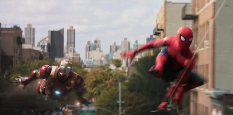   Deze scène uit de trailer van Spider-Man: Homecoming zat niet in de film