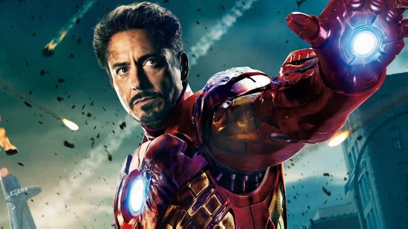   Robert Downey Jr. ใน Iron Man เป็น Tony Stark