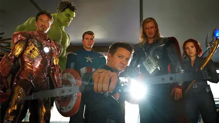 Jeremy Renner lábvesztéséről szóló jelentések megijesztik a Marvel rajongókat, a Hawkeye Starnak nagy szüksége van a Bosszúállók-társa, Chris Evans és Chris Hemsworth támogatására
