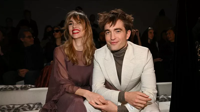 'Hans tidligere forhold har etterlatt arr': Batman-skuespilleren Robert Pattinson er fortsatt ikke sikker på å gifte seg med Suki Waterhouse
