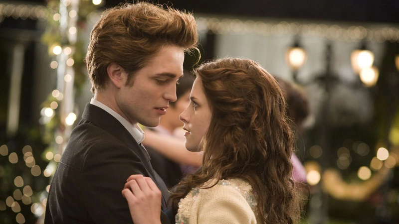 Robert Pattinson var romantisk involvert med Kristen Stewart før kontroverser blåste opp.