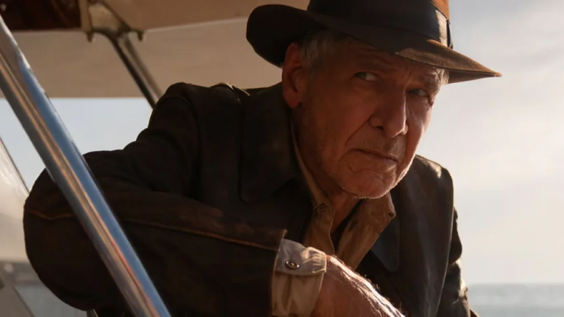   Indiana Jones rolünde Harrison Ford