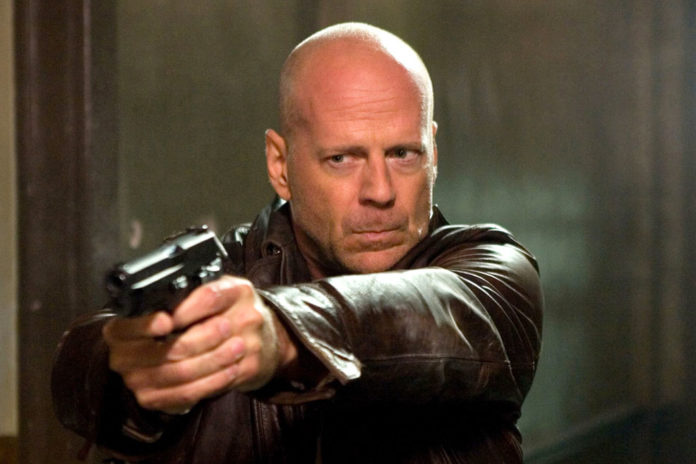 „Jemand könnte das tatsächlich schaffen“: Der 366-Millionen-Dollar-Film von Bruce Willis versetzte das FBI aus gefährlichen Gründen in Besorgnis, was zu extremen Verhören führte