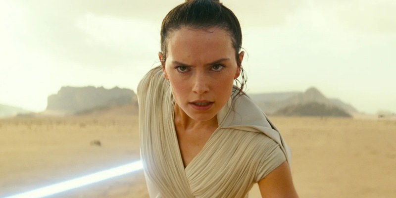 „Ich bin offen für einen Anruf“: Daisy Ridley möchte unbedingt zu Star Wars zurückkehren, obwohl das Franchise ihre Karriere ruiniert, und behauptet, sie brauche eine Anstellung
